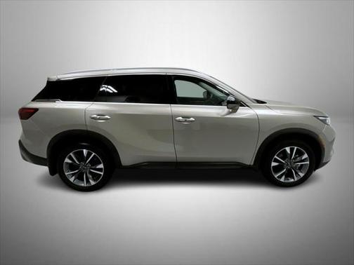 2022 INFINITI QX60 Luxe