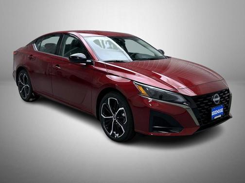 2025 Nissan Altima SR FWD