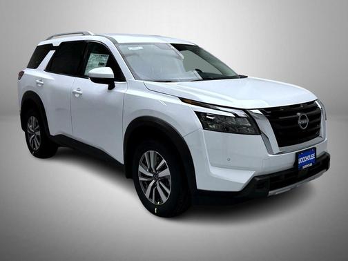 2025 Nissan Pathfinder SL 4WD