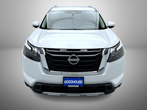 2025 Nissan Pathfinder SL 4WD
