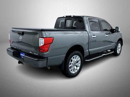 2021 Nissan Titan SL