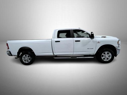 2023 RAM 2500 Big Horn Crew Cab 4x4 8' Box