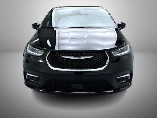 2025 Chrysler Pacifica L