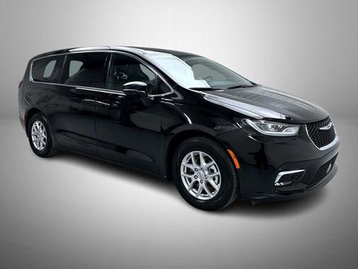 2025 Chrysler Pacifica L