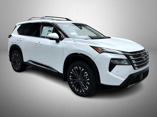 Everest White Pearl Tricoat 2026 Nissan Rogue Platinum