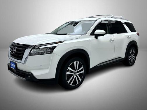 2023 Nissan Pathfinder Platinum 4WD
