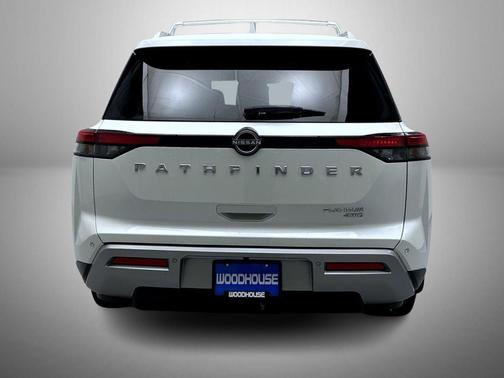 2023 Nissan Pathfinder Platinum 4WD