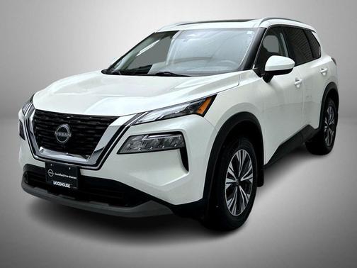 Pearl White Tricoat 2023 Nissan Rogue SV