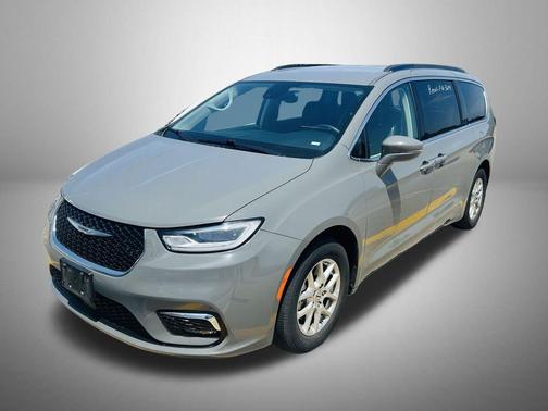 Ceramic Gray Clearcoat 2022 Chrysler Pacifica Touring L