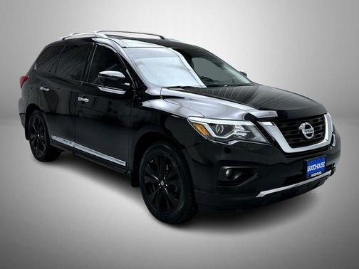 2017 Nissan Pathfinder Platinum