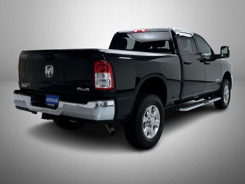 Diamond Black Crystal Pearlcoat 2024 RAM 2500 Big Horn Crew Cab 4x4 6'4' Box