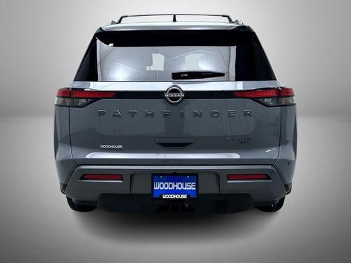 Boulder Gray/Super Black 2026 Nissan Pathfinder Platinum