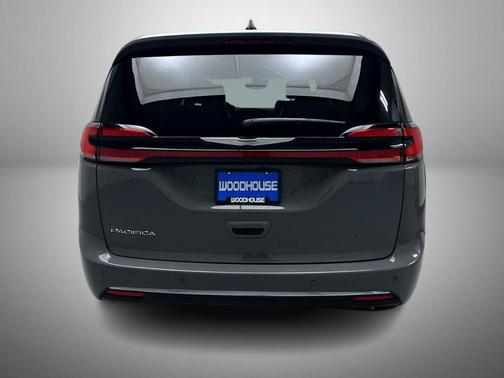 2025 Chrysler Pacifica L