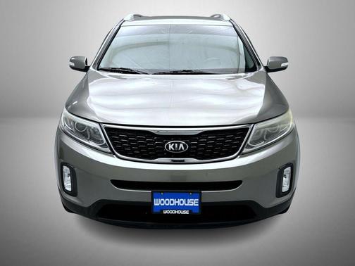 Titanium Silver 2015 Kia Sorento LX