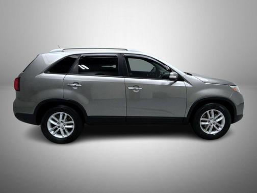 Titanium Silver 2015 Kia Sorento LX