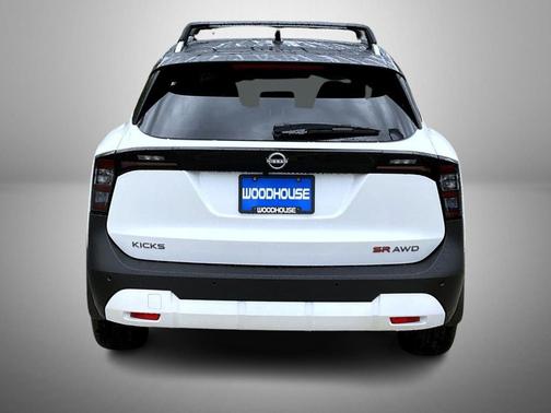 2026 Nissan Kicks SR