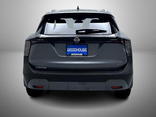 Gun Metallic 2027 Nissan Kicks SV