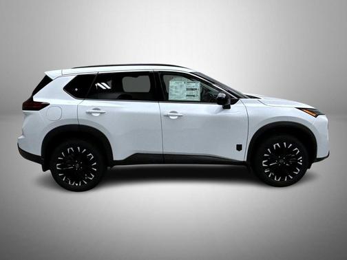 Everest White Pearl Tricoat 2026 Nissan Rogue Dark Armor
