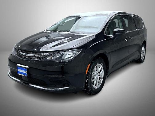 2024 Chrysler Voyager LX