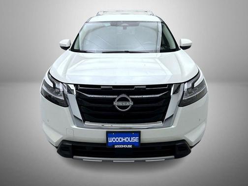 2024 Nissan Pathfinder SL 4WD