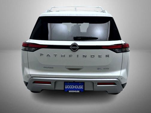 2024 Nissan Pathfinder SL 4WD