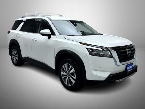 2024 Nissan Pathfinder SL 4WD
