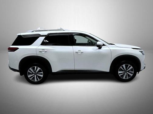 2024 Nissan Pathfinder SL 4WD