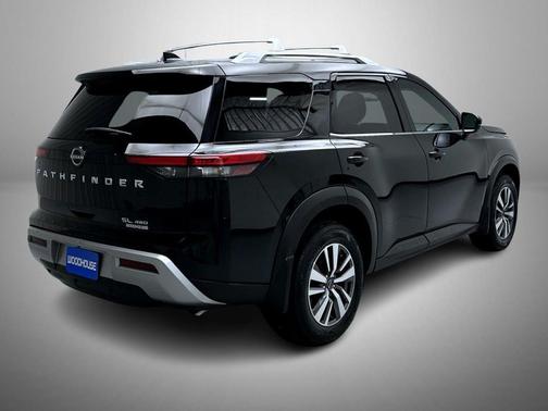 2024 Nissan Pathfinder SL 4WD