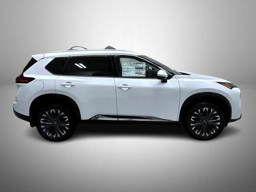 Everest White Pearl Tricoat 2026 Nissan Rogue Platinum