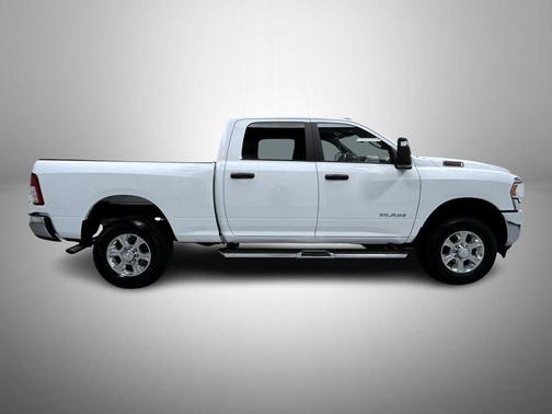 Bright White Clearcoat 2024 RAM 2500 Big Horn Crew Cab 4x4 6'4' Box
