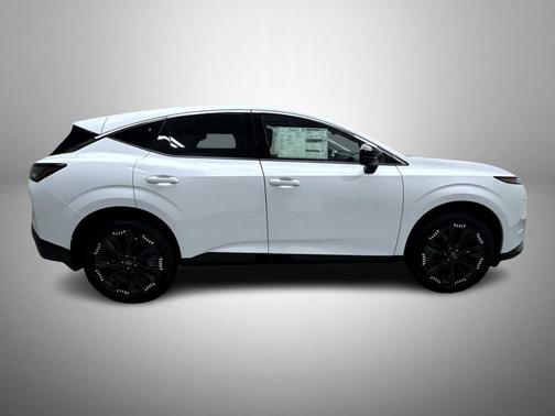 Everest White Pearl Tricoat 2026 Nissan Murano Platinum