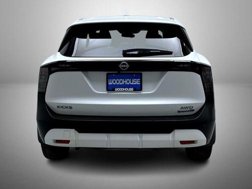 2025 Nissan Kicks SV