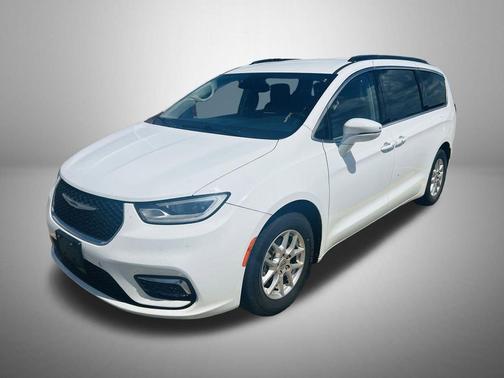 Bright White Clearcoat 2022 Chrysler Pacifica Touring L