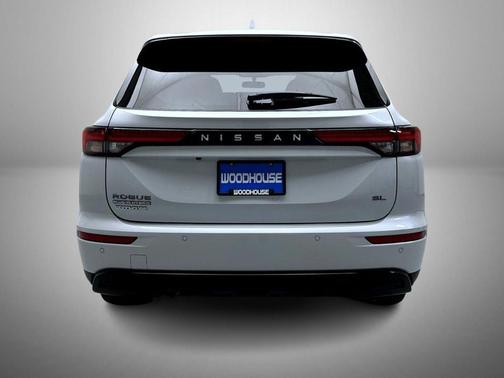 Alpine Frost 2026 Nissan Rogue SL