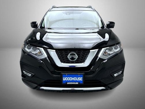 Magnetic Black Pearl 2019 Nissan Rogue SL