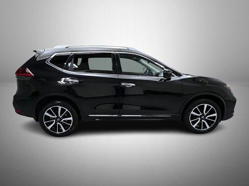 Magnetic Black Pearl 2019 Nissan Rogue SL