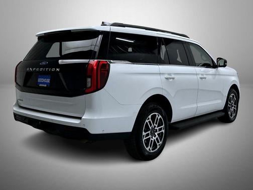 Oxford White 2025 Ford Expedition Active