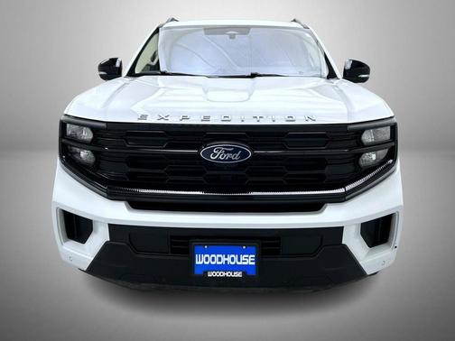 Oxford White 2025 Ford Expedition Active