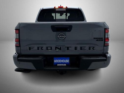 Boulder Gray Pearl 2026 Nissan Frontier SV