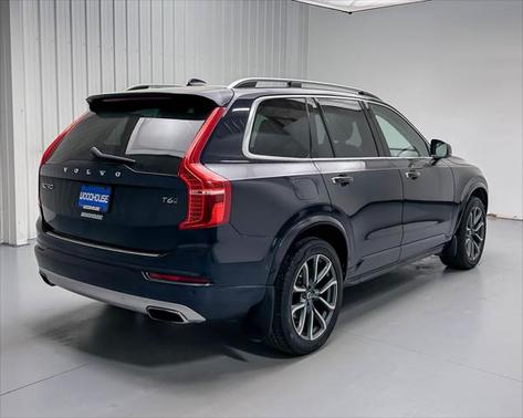 2017 Volvo XC90 T6 Momentum