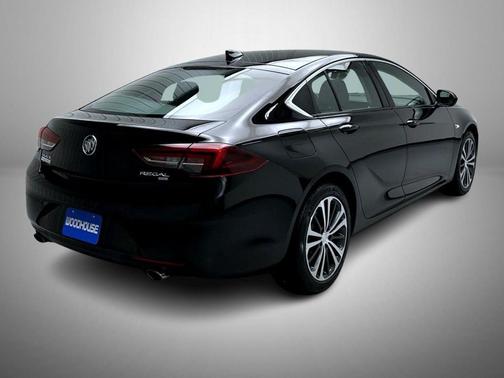 2018 Buick Regal Sportback Essence