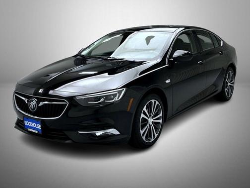 2018 Buick Regal Sportback Essence