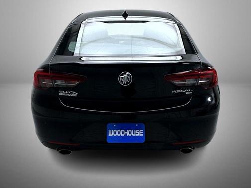 2018 Buick Regal Sportback Essence