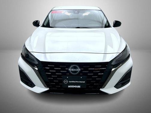 Pearl White Tricoat 2023 Nissan Altima SR Intelligent AWD
