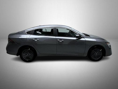 Gun Metallic 2027 Nissan Sentra SV