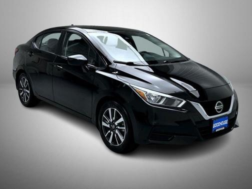 Super Black Metallic 2022 Nissan Versa 1.6 SV