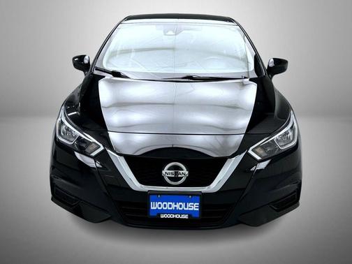 Super Black Metallic 2022 Nissan Versa 1.6 SV