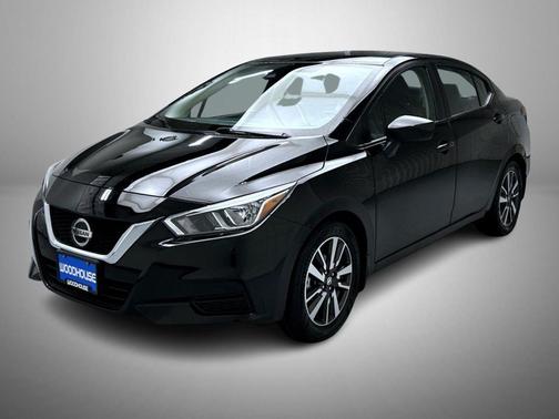 Super Black Metallic 2022 Nissan Versa 1.6 SV
