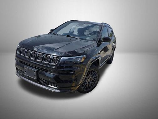 Diamond Black Crystal Pearlcoat 2023 Jeep Compass High Altitude
