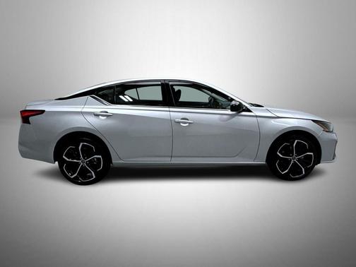 2025 Nissan Altima SR AWD